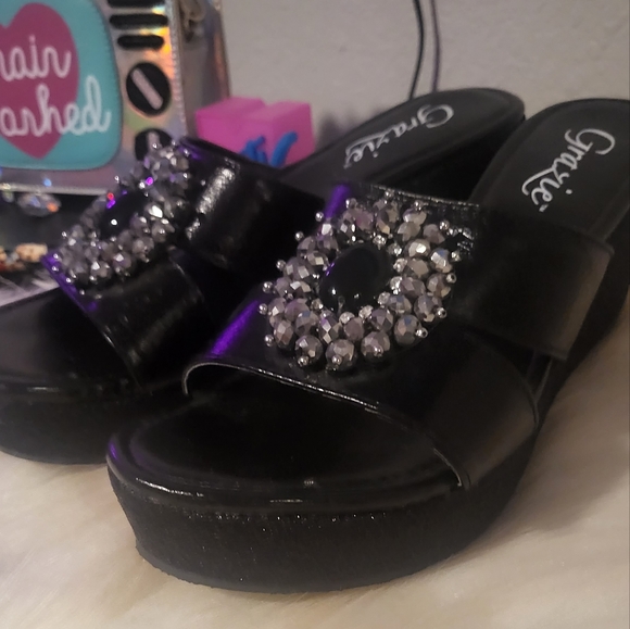 💕Beautiful Grazie Wedge Slides! - Picture 2 of 4